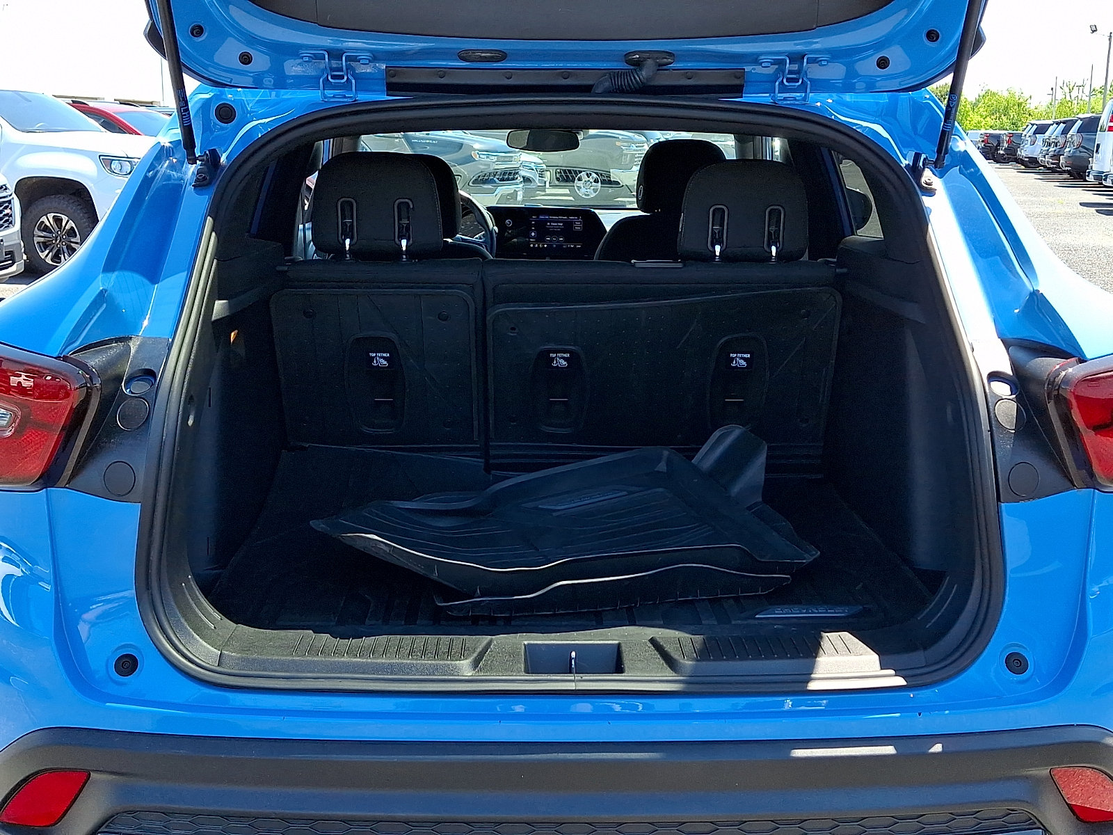 Certified 2024 Chevrolet Trax RS FWD image 29