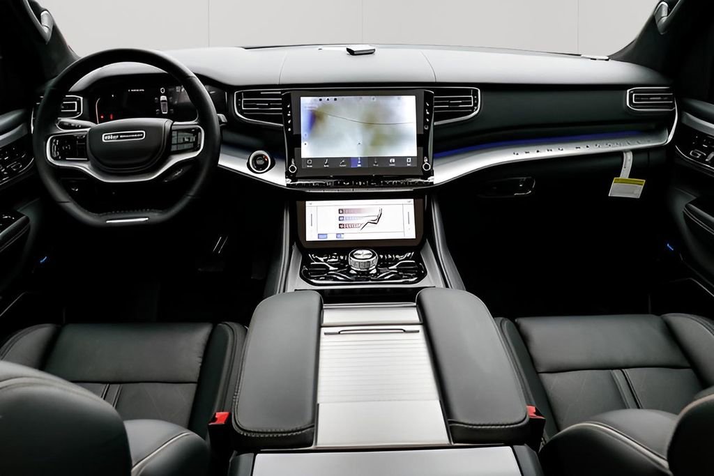 Used 2023 Jeep Grand Wagoneer L Series II w/ Premium Group II image 15