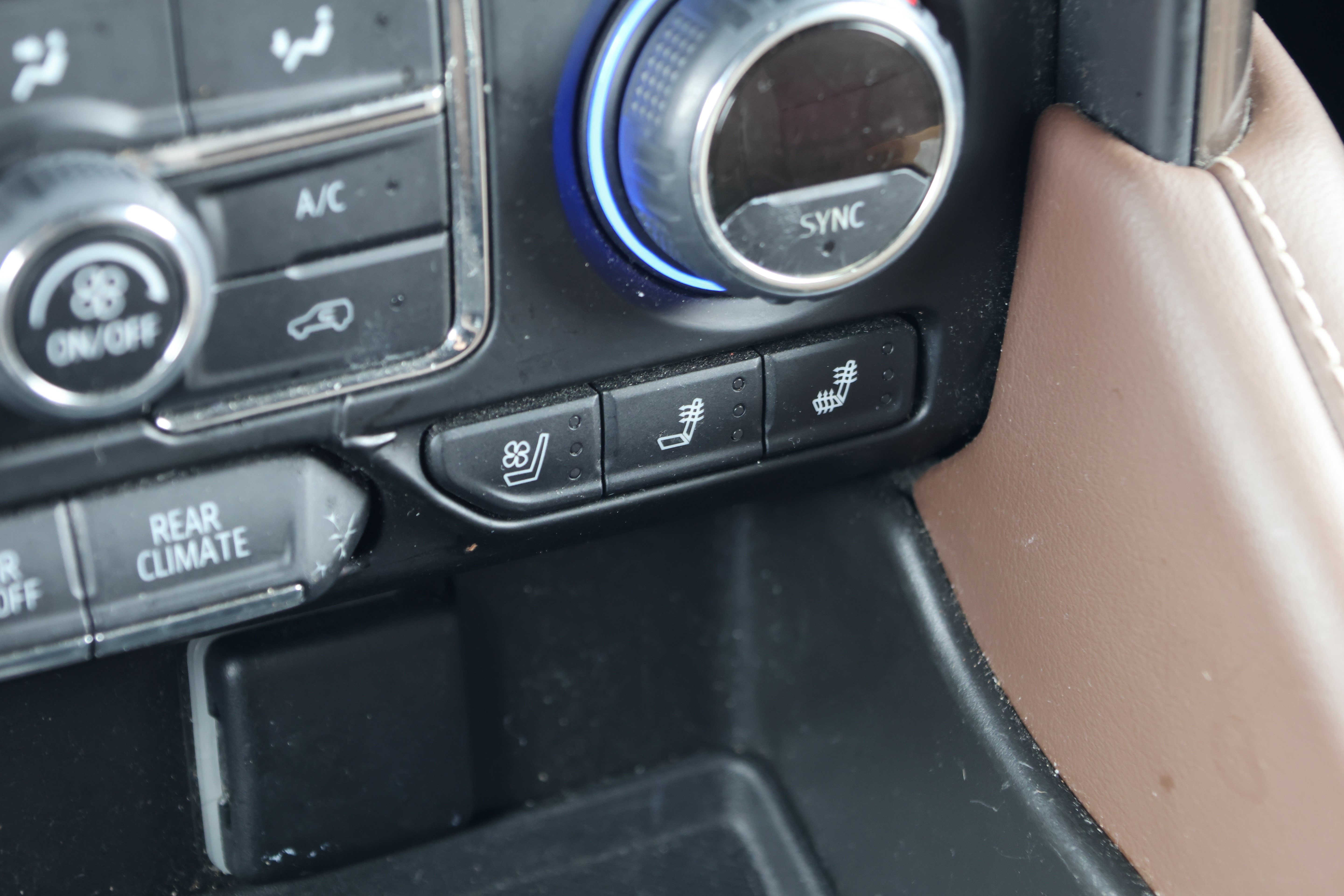 Used 2022 Chevrolet Tahoe High Country AWD/4WD image 32