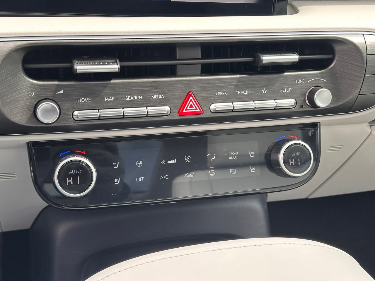 Used 2026 Hyundai Palisade Calligraphy image 37