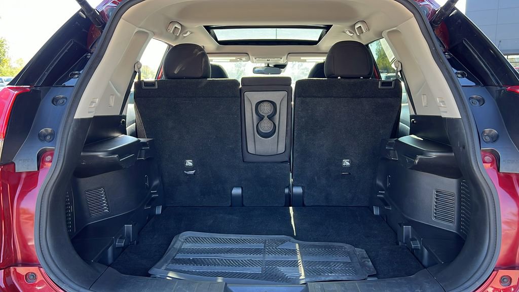 Used 2020 Nissan Rogue SV image 35