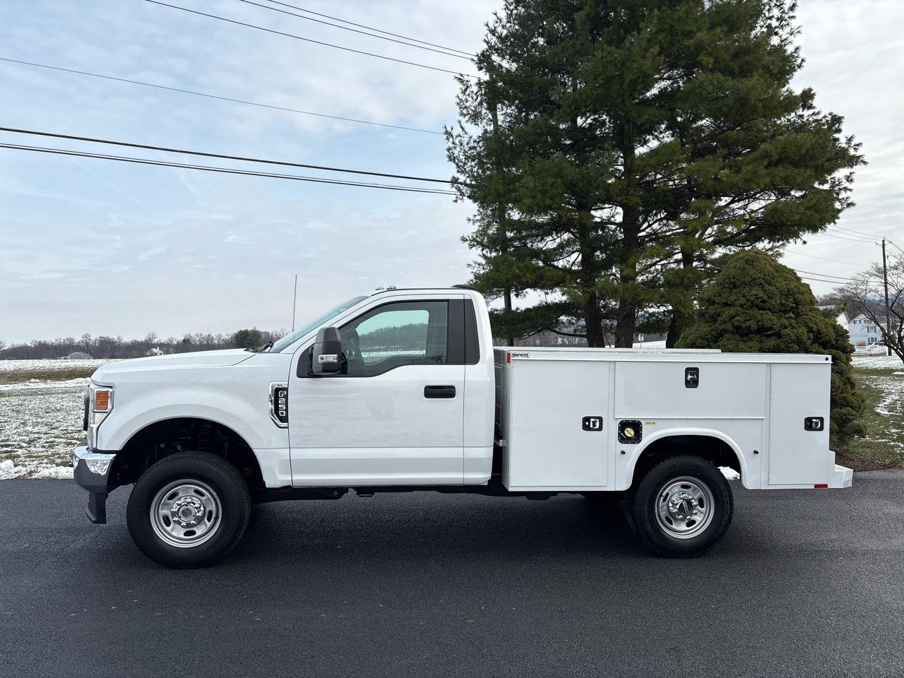Used 2022 Ford F250 XL w/ Power Equipment Group AWD/4WD image 2