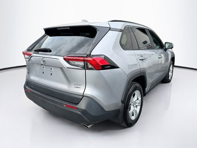 Used 2019 Toyota RAV4 XLE w/ Convenience Package image 5