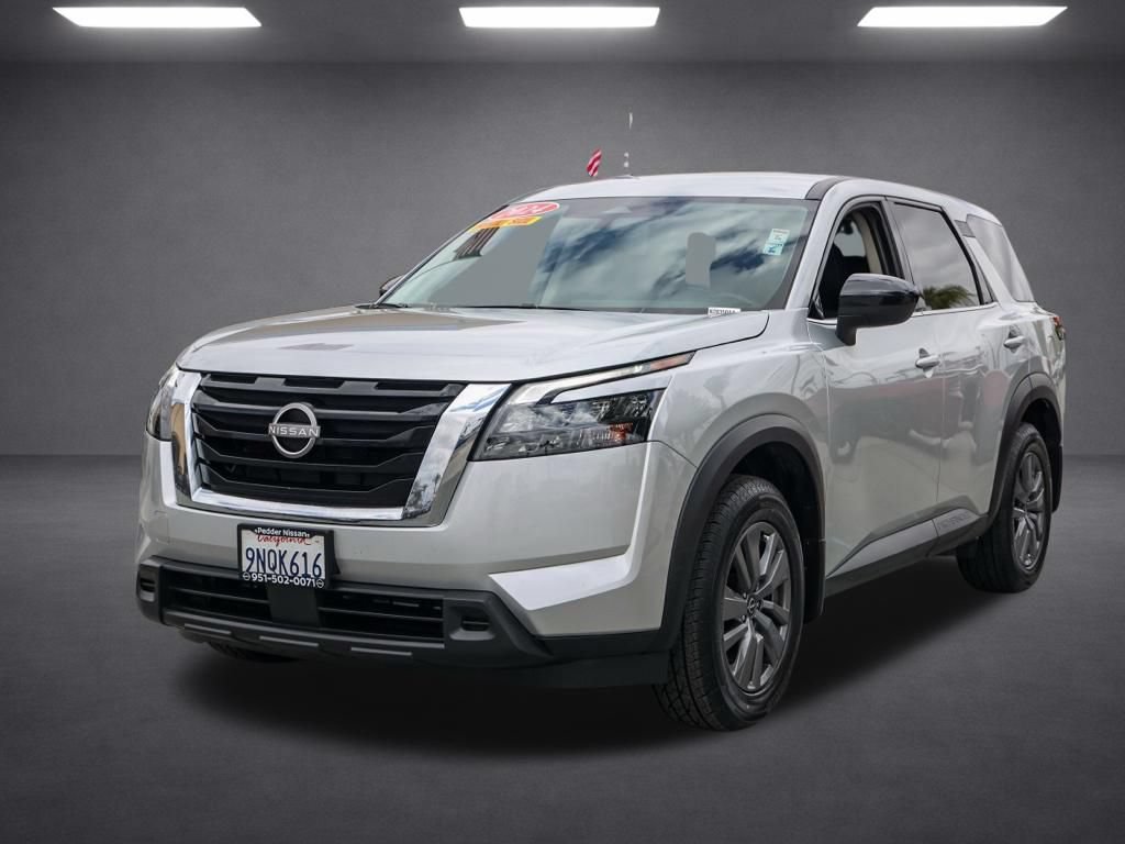 Used 2024 Nissan Pathfinder S FWD image 8
