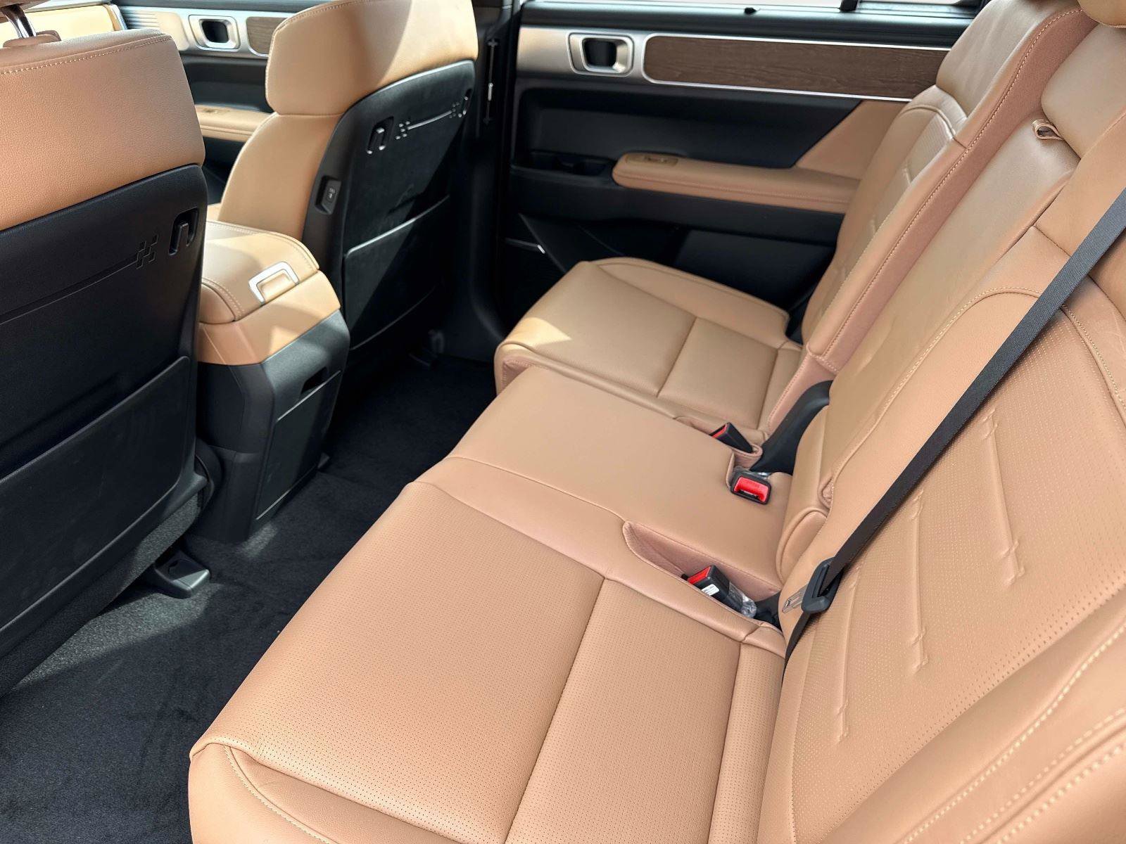 Certified 2025 Hyundai Santa Fe Limited image 14