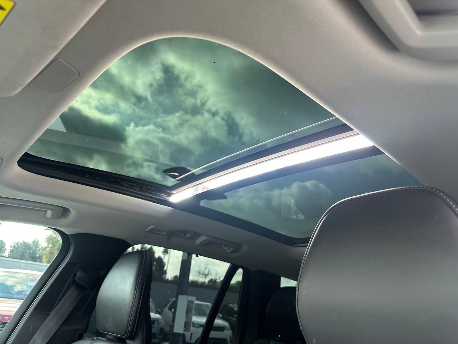 Used 2023 Volvo XC90 T8 Ultimate w/ Protection Package Premier image 17