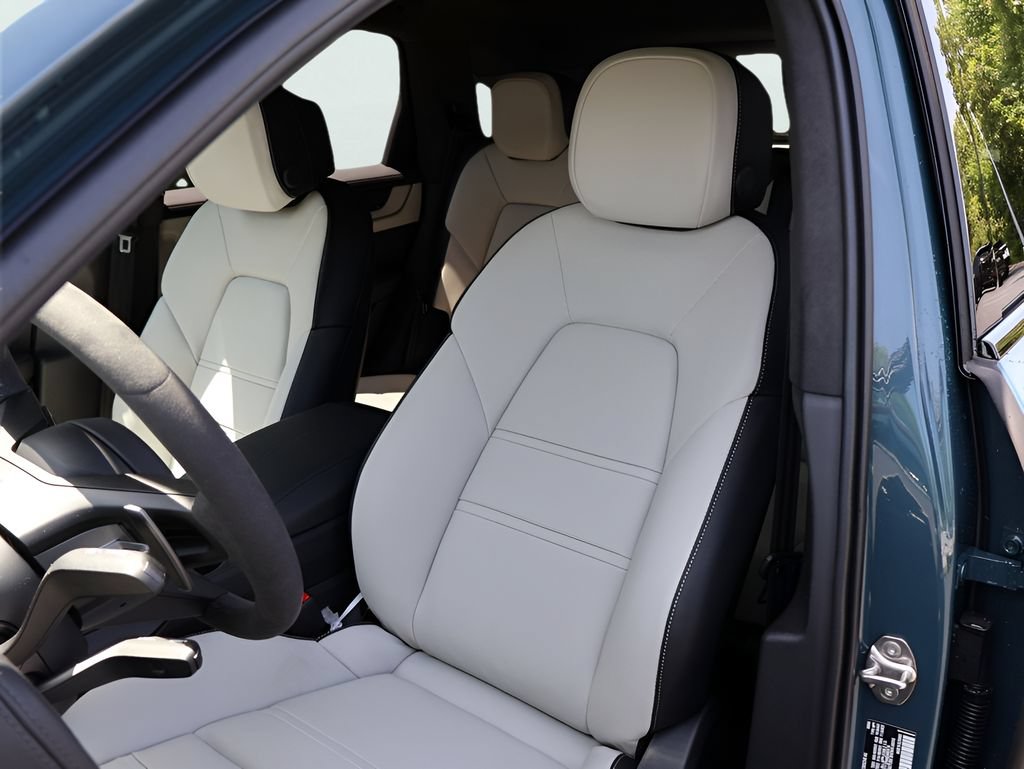 New 2026 Porsche Cayenne GTS AWD/4WD image 5