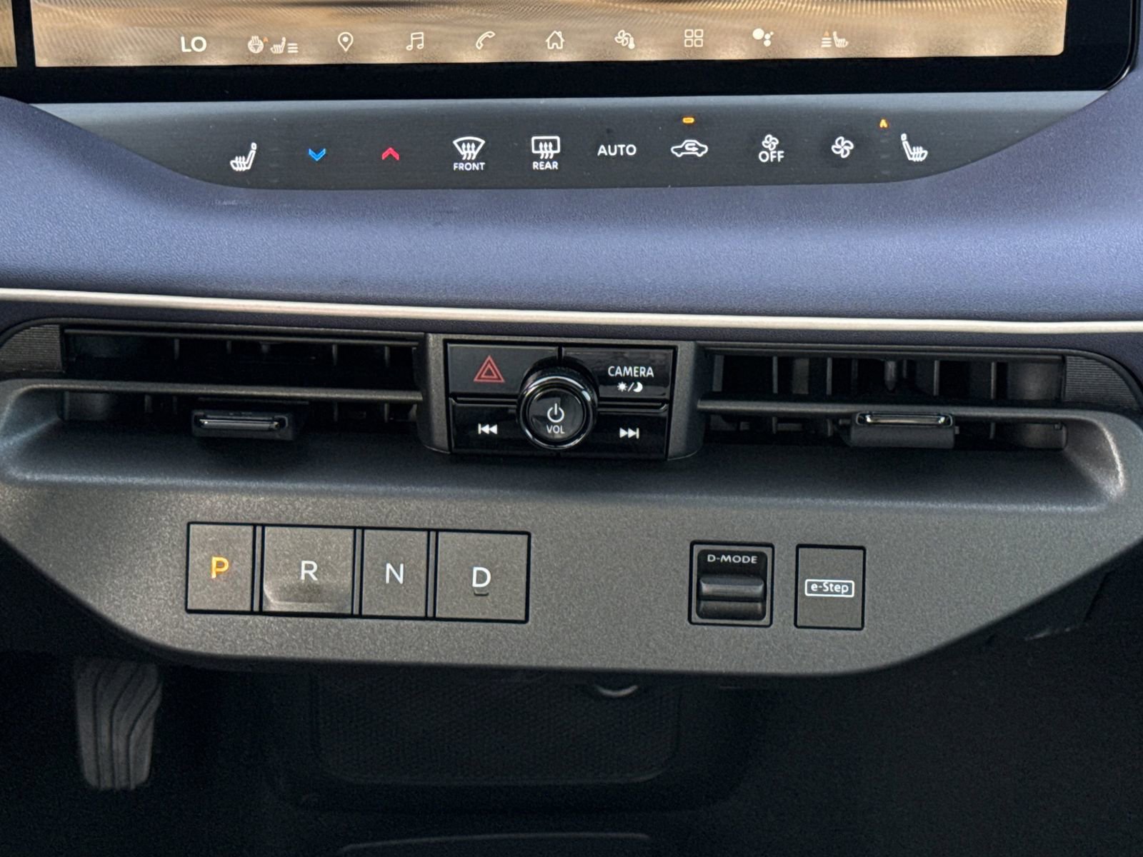 New 2026 Nissan Leaf Platinum+ w/ Cargo Package (Platinum+) image 14