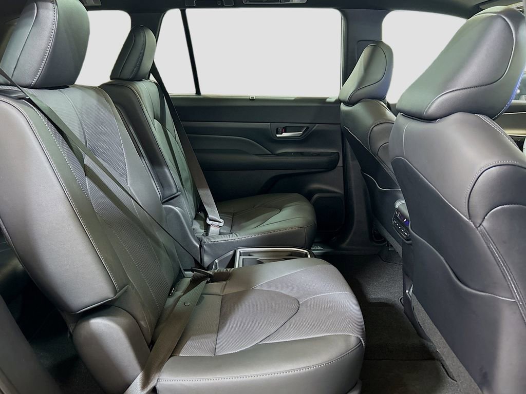 New 2026 Toyota Grand Highlander Nightshade Edition AWD/4WD image 28