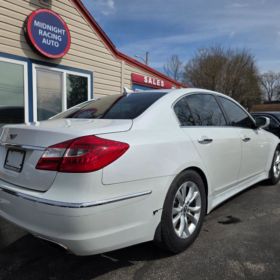 Used 2013 Hyundai Genesis 3.8 image 9