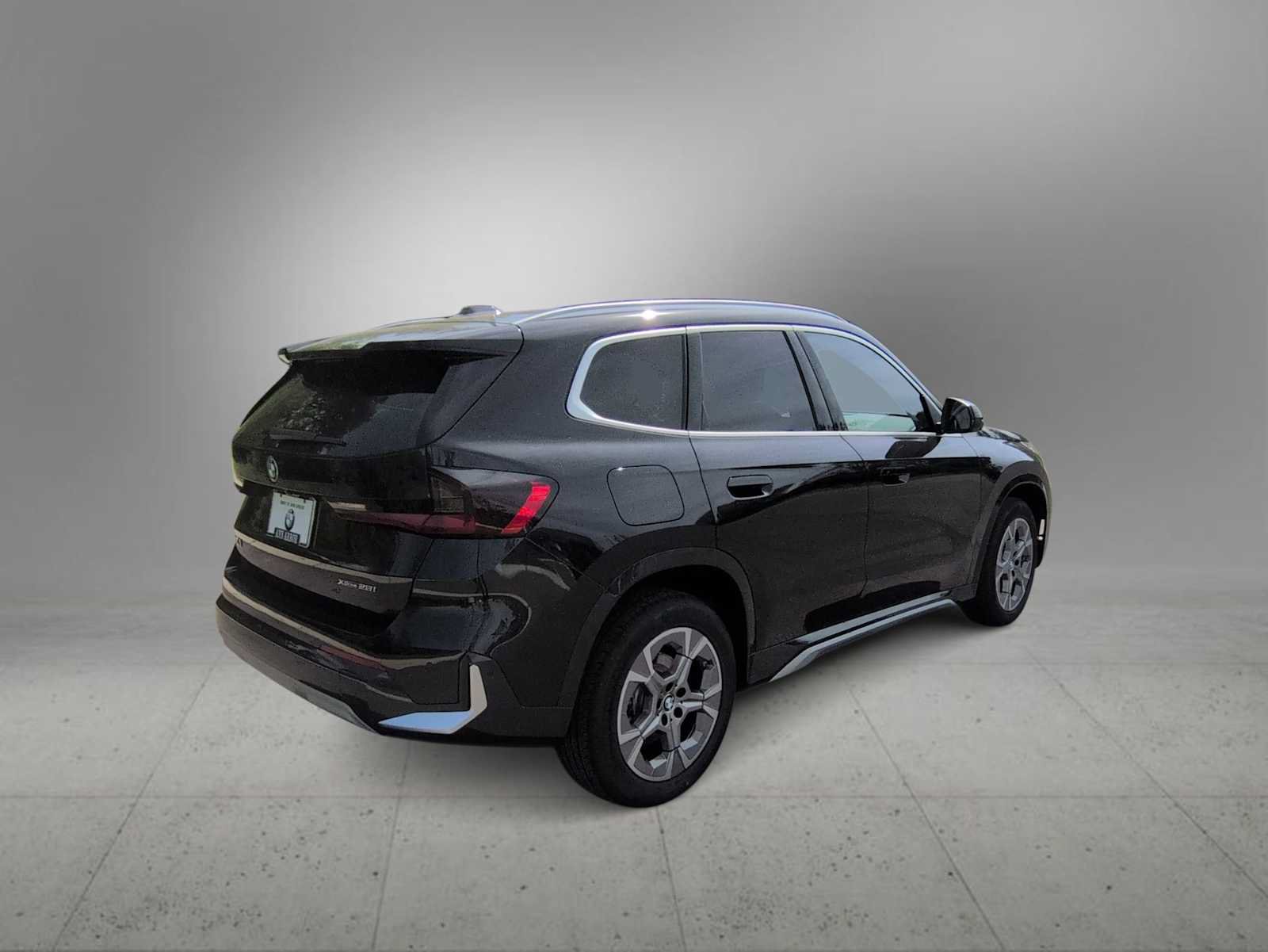 New 2026 BMW X1 xDrive28i AWD/4WD image 8