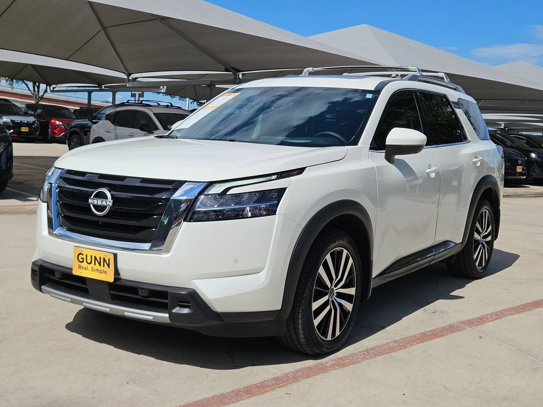 Used 2023 Nissan Pathfinder Platinum w/ Cargo Package AWD/4WD image 7