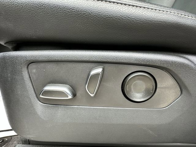 Used 2023 Cadillac Escalade Luxury image 20