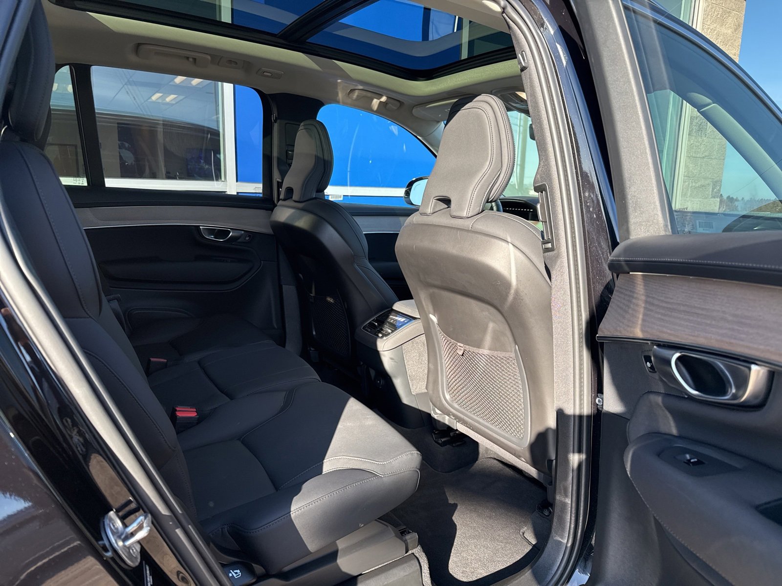 Certified 2025 Volvo XC90 B6 Plus image 10