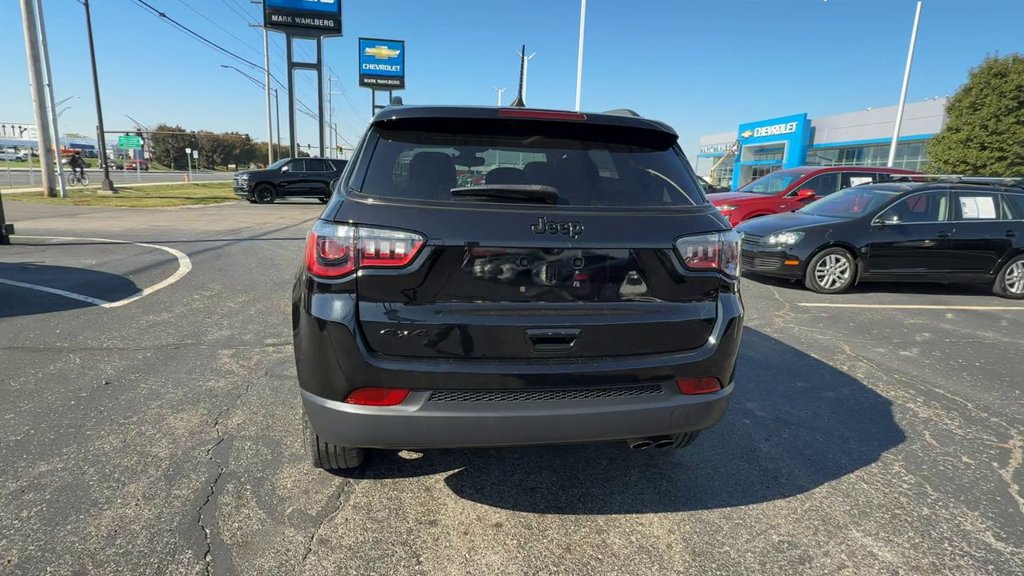 Used 2021 Jeep Compass Latitude w/ Sun and Sound Group AWD/4WD image 7