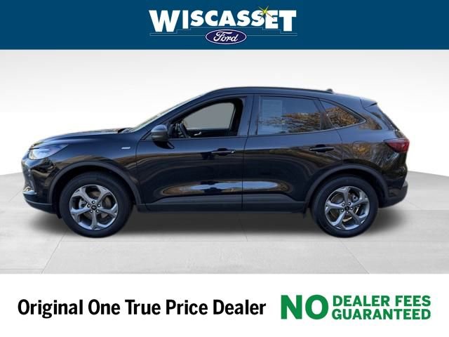 Used 2025 Ford Escape ST-Line w/ Cold Weather Package image 2