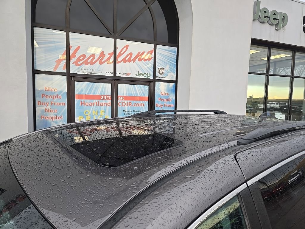 Used 2024 Toyota Sienna XLE image 17