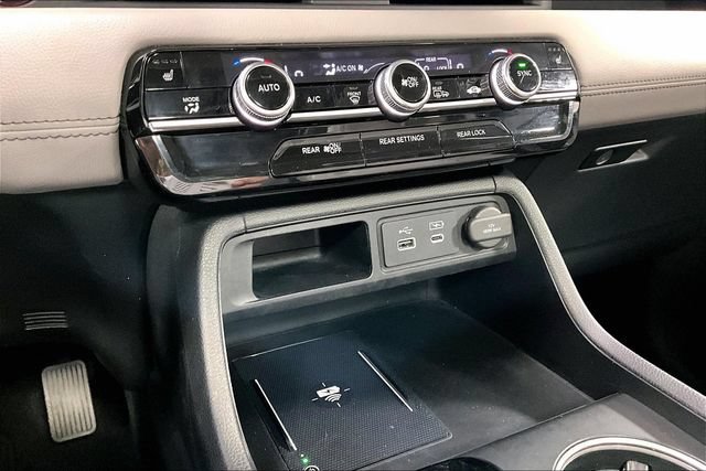 Used 2024 Honda Pilot Touring image 17