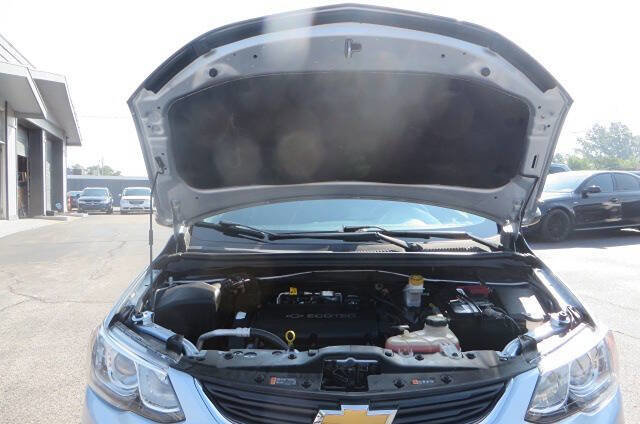 Used 2017 Chevrolet Sonic LT w/ Convenience Package image 9