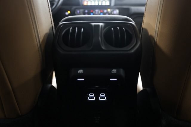 Used 2022 Jeep Wrangler Unlimited Sahara w/ LED Lighting Group AWD/4WD image 37