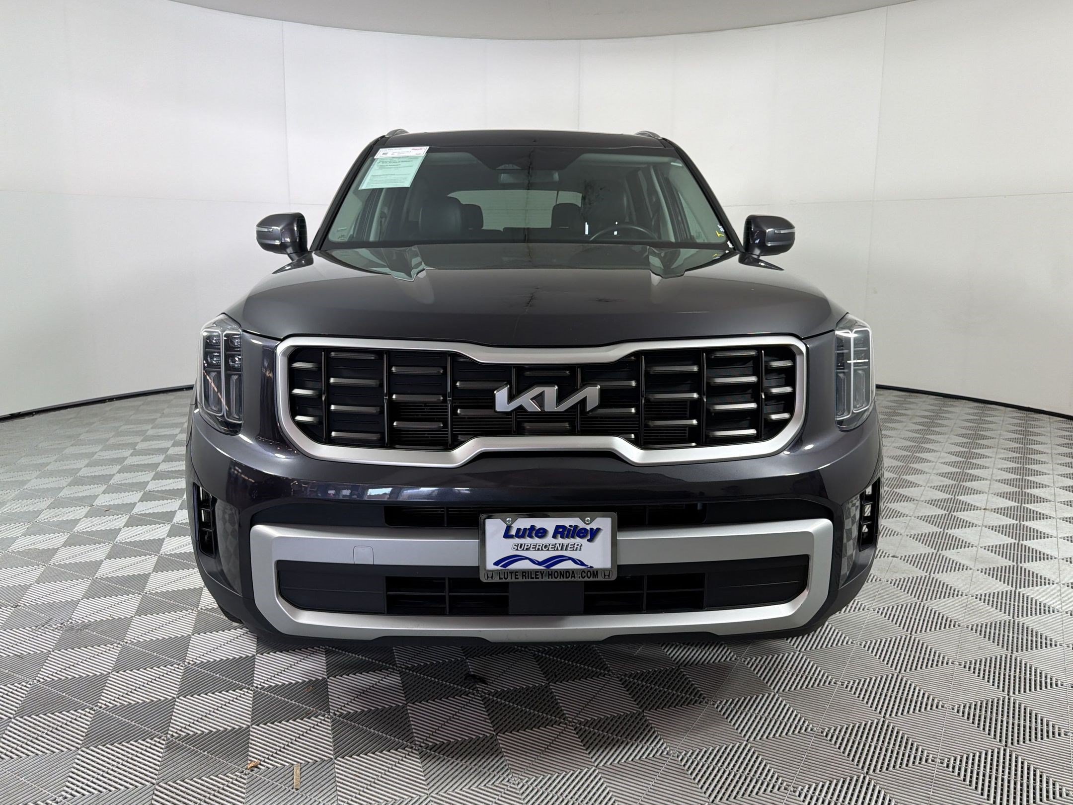 Used 2025 Kia Telluride S FWD image 6
