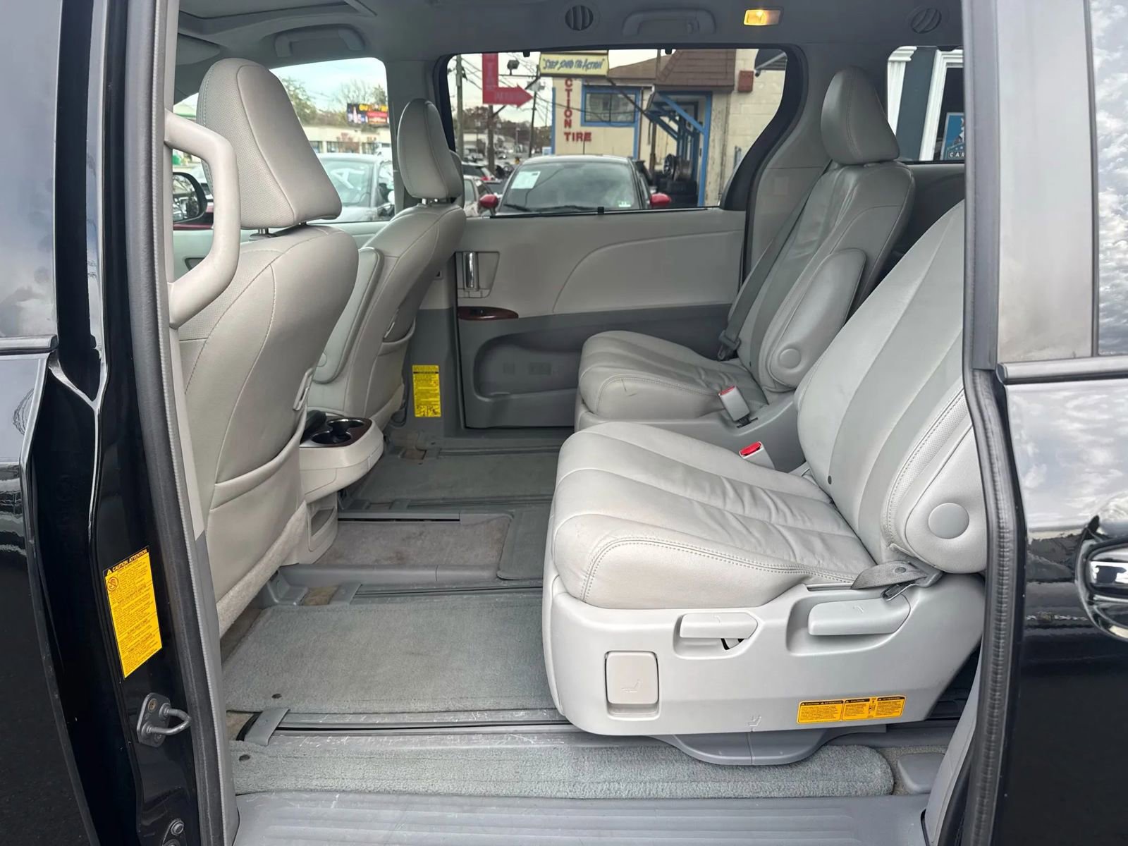 Used 2013 Toyota Sienna Limited image 20