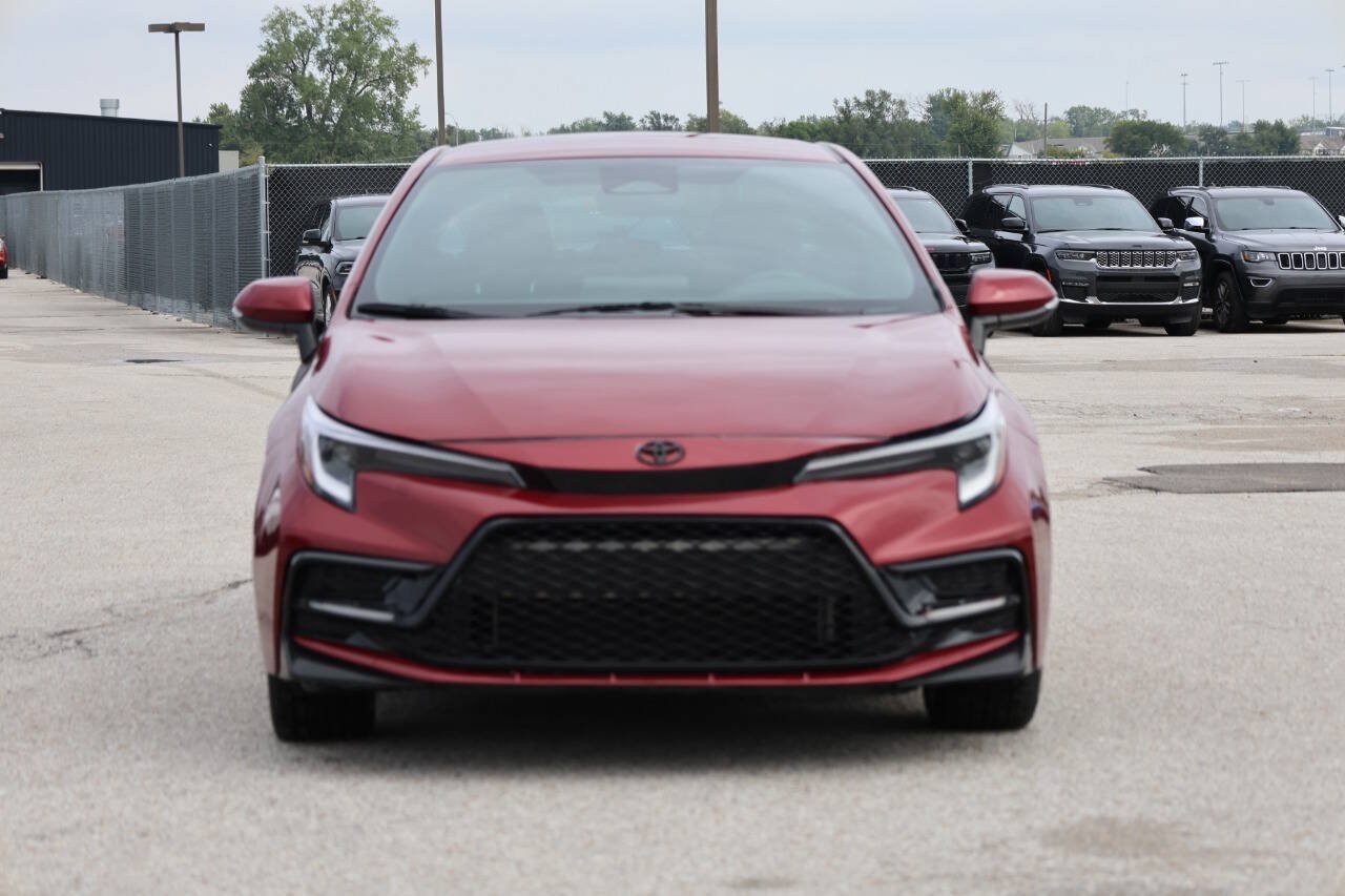 Used 2023 Toyota Corolla SE FWD image 2