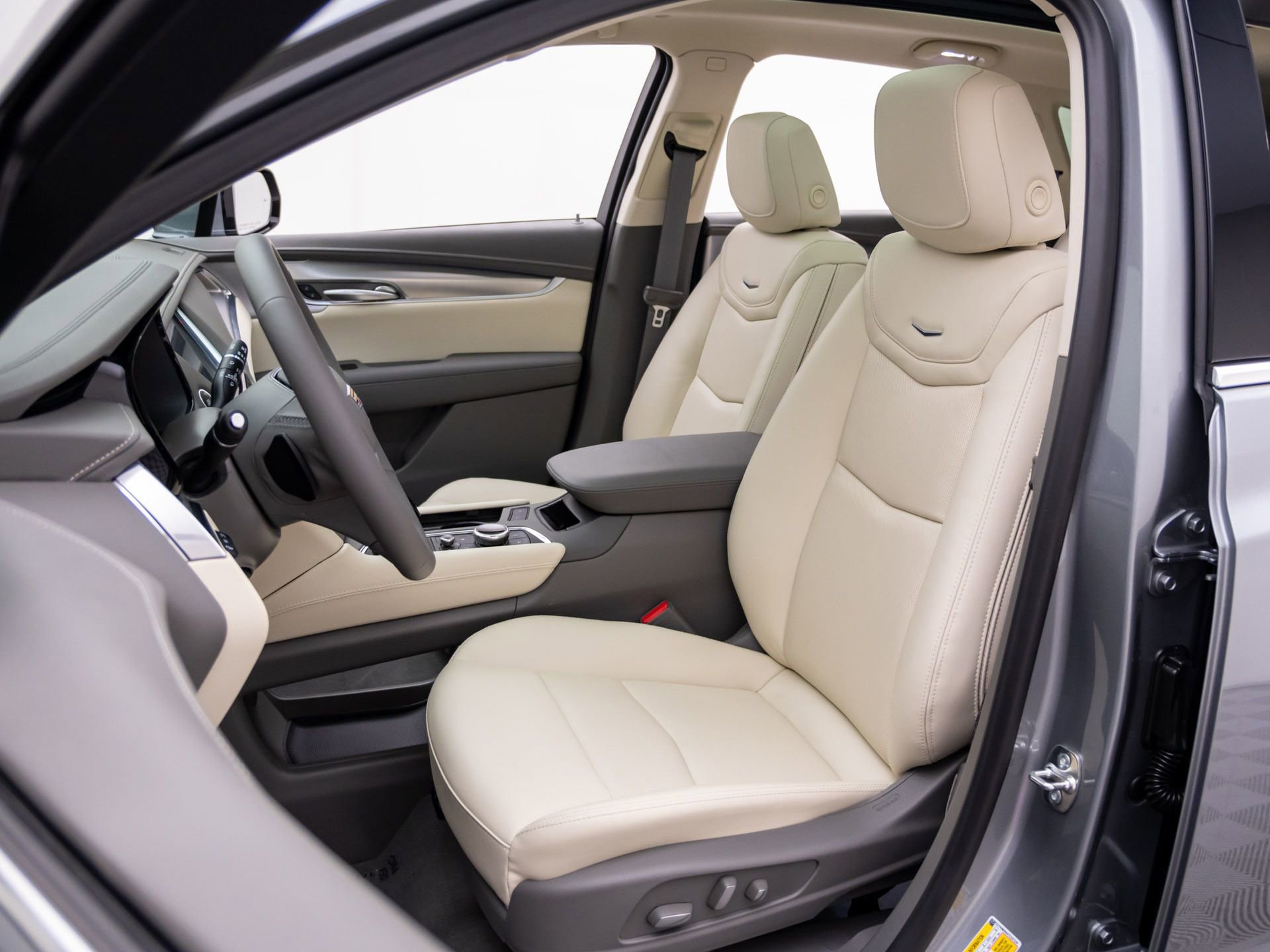 Certified 2026 Cadillac XT5 Premium Luxury w/ Driver Assist Package AWD/4WD image 20