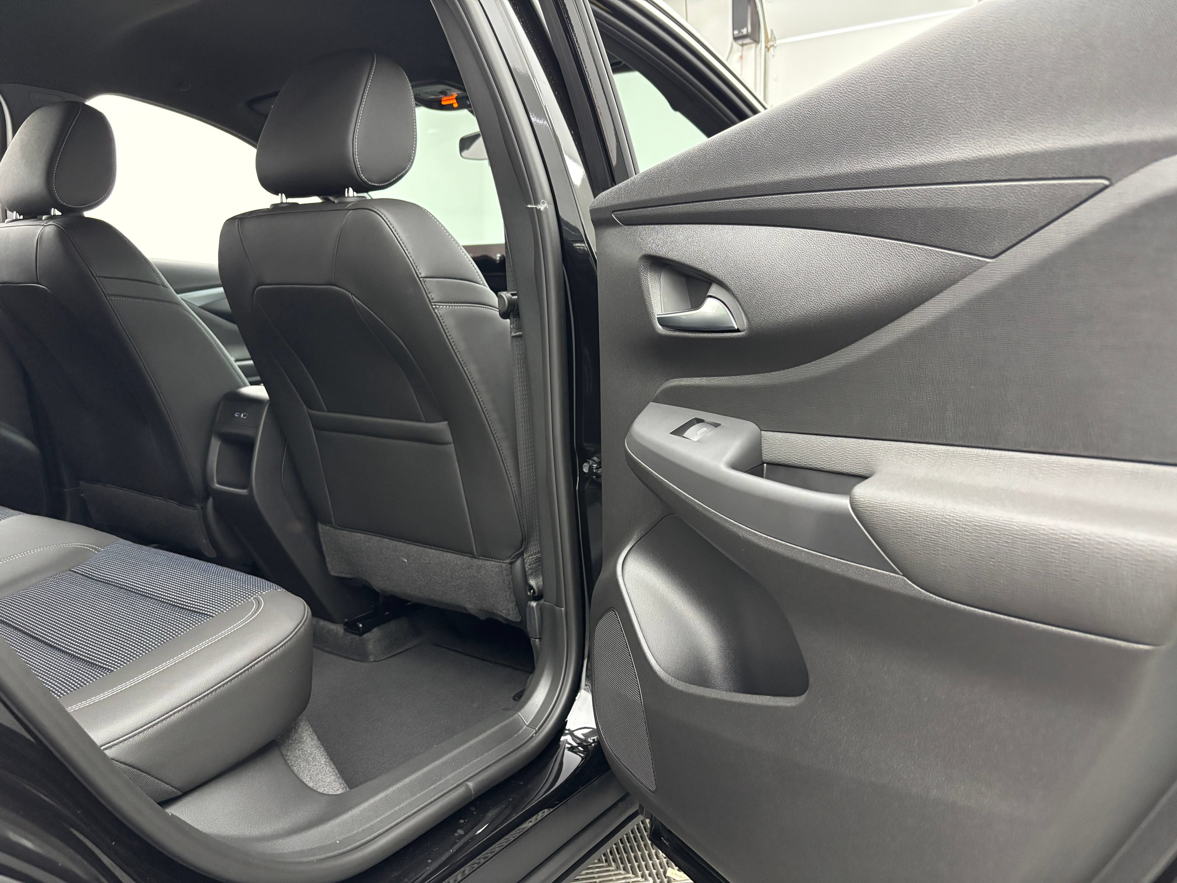 New 2026 Buick Envista Sport Touring w/ Convenience I Package FWD image 31