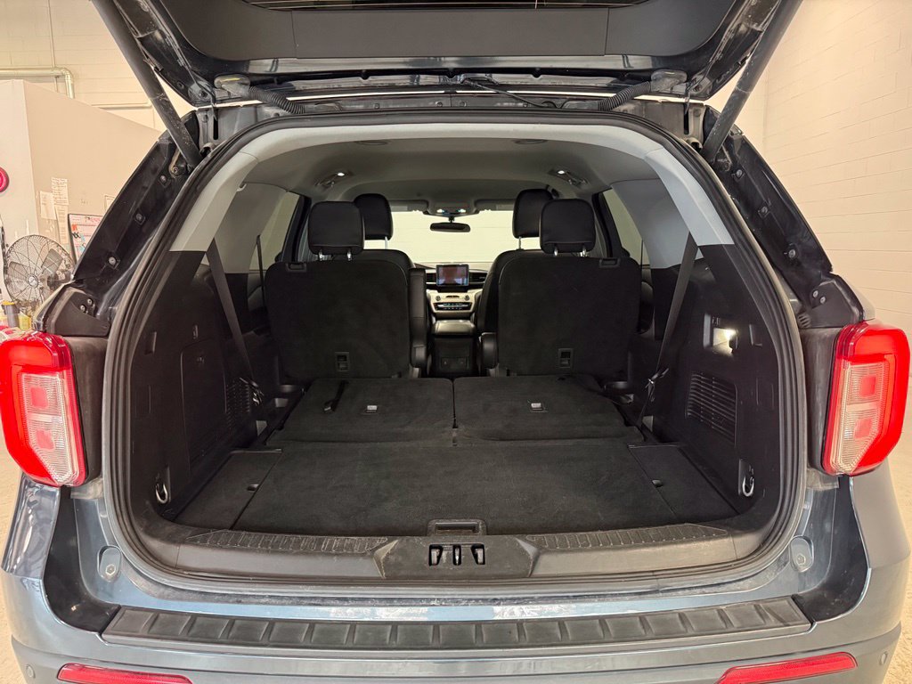 Used 2023 Ford Explorer XLT w/ Equipment Group 202A AWD/4WD image 14