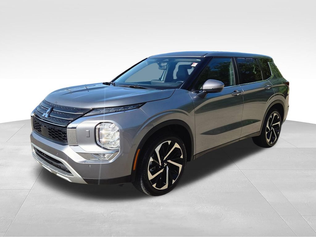 Used 2024 Mitsubishi Outlander SE AWD/4WD image 3