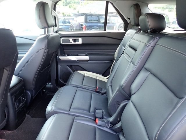Used 2023 Ford Explorer XLT w/ Equipment Group 202A AWD/4WD image 12
