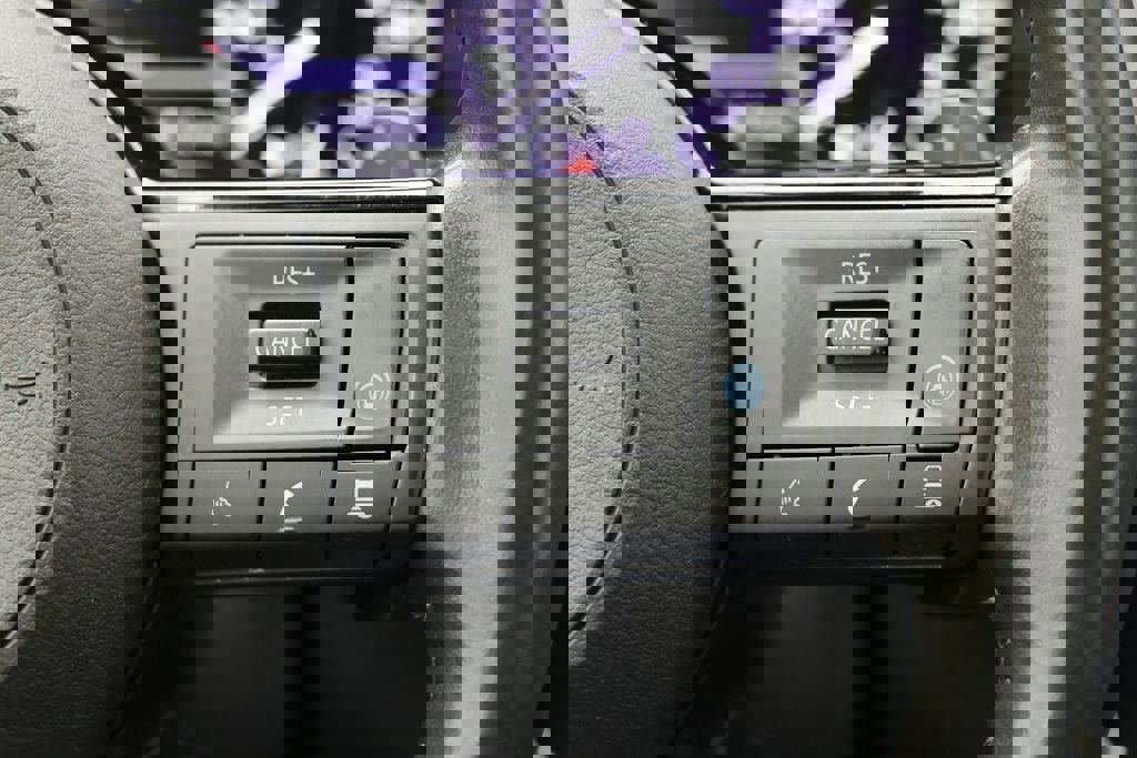 Used 2023 Nissan Rogue SL w/ SL Premium Package image 21