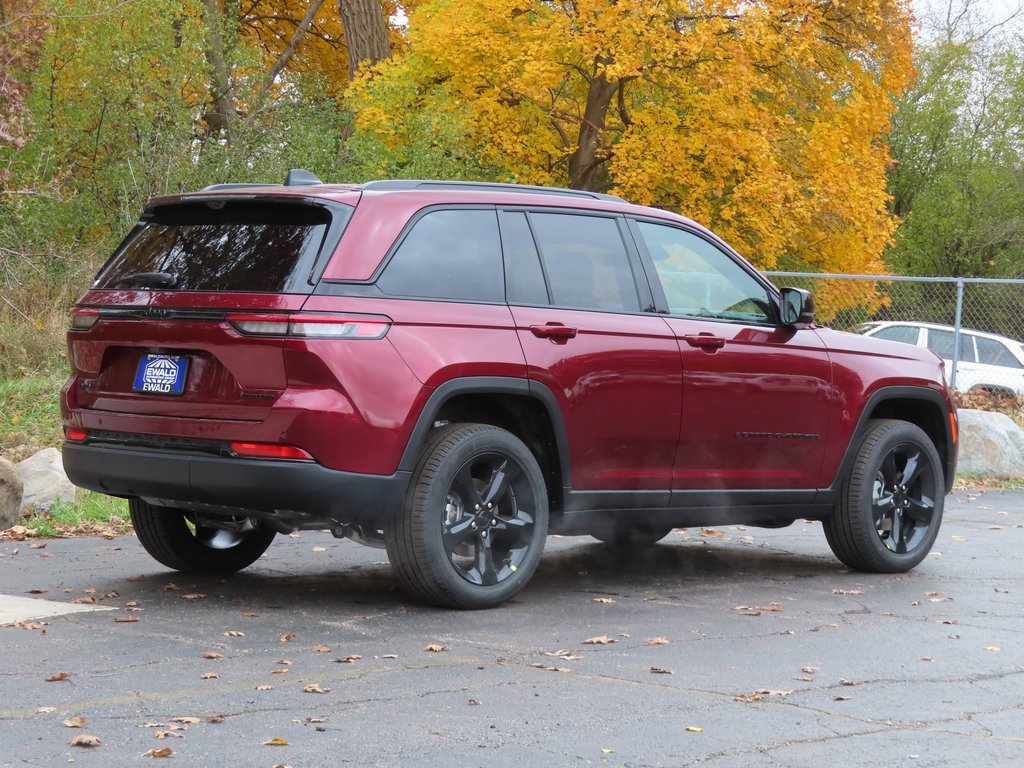 New 2025 Jeep Grand Cherokee Limited w/ Luxury Tech Group II image 3