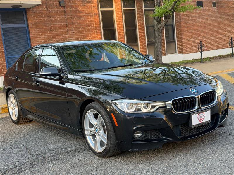 Used 2017 BMW 330e w/ M Sport Package RWD image 4