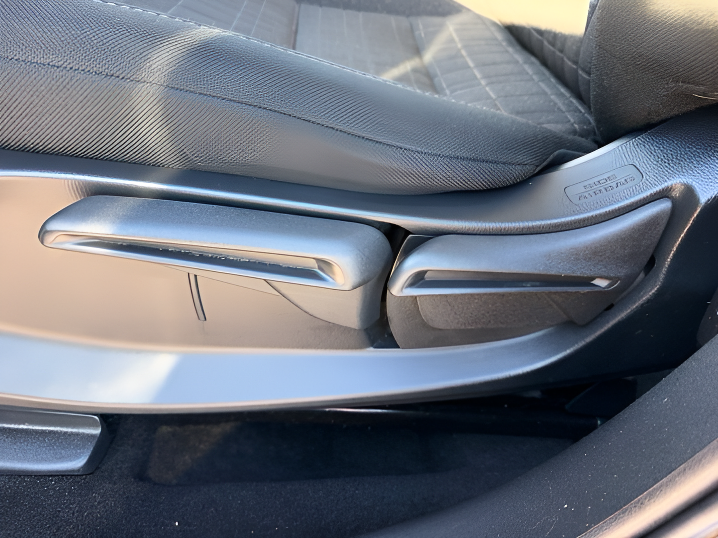Certified 2025 Honda HR-V LX image 23