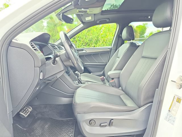 Used 2022 Volkswagen Tiguan SE R-Line AWD/4WD image 17