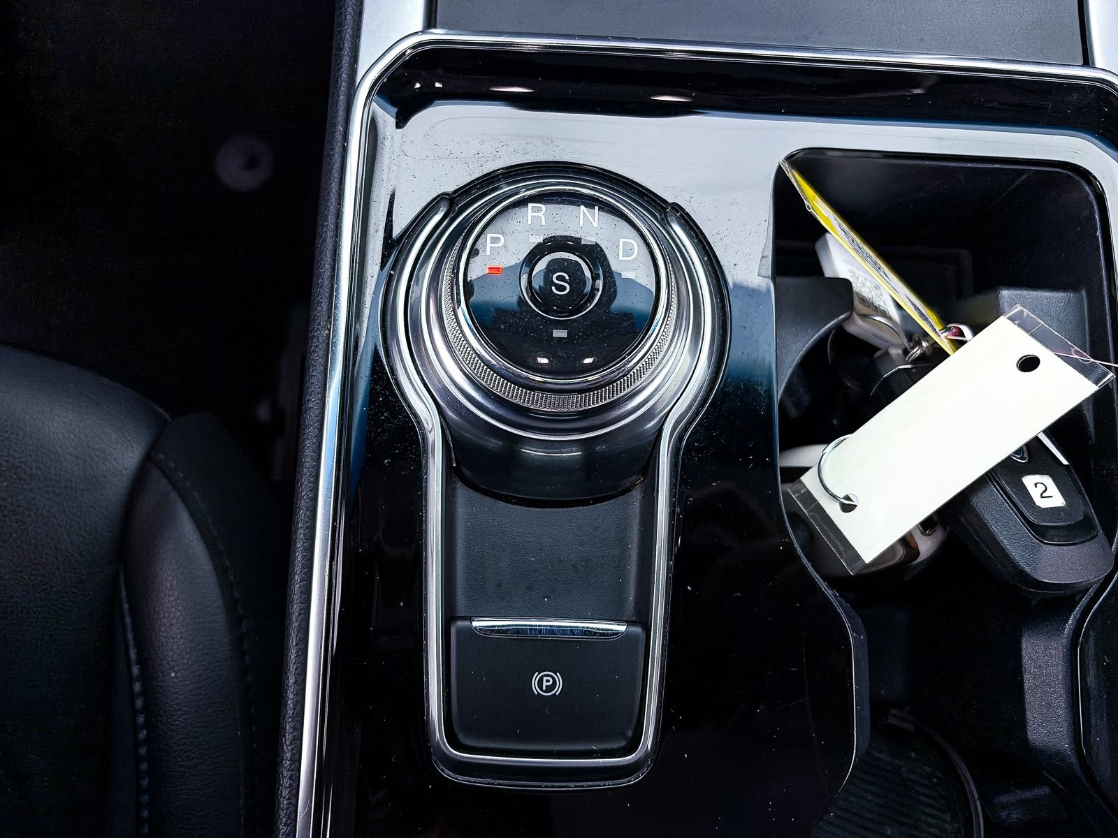 Used 2019 Ford Edge Titanium FWD image 27