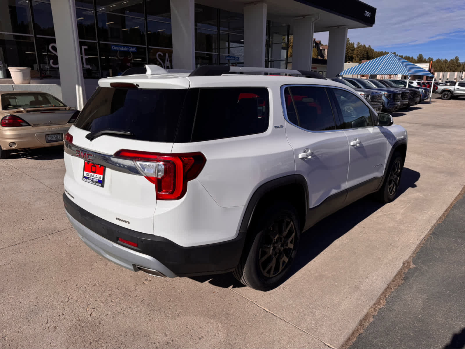Used 2023 GMC Acadia SLT image 5