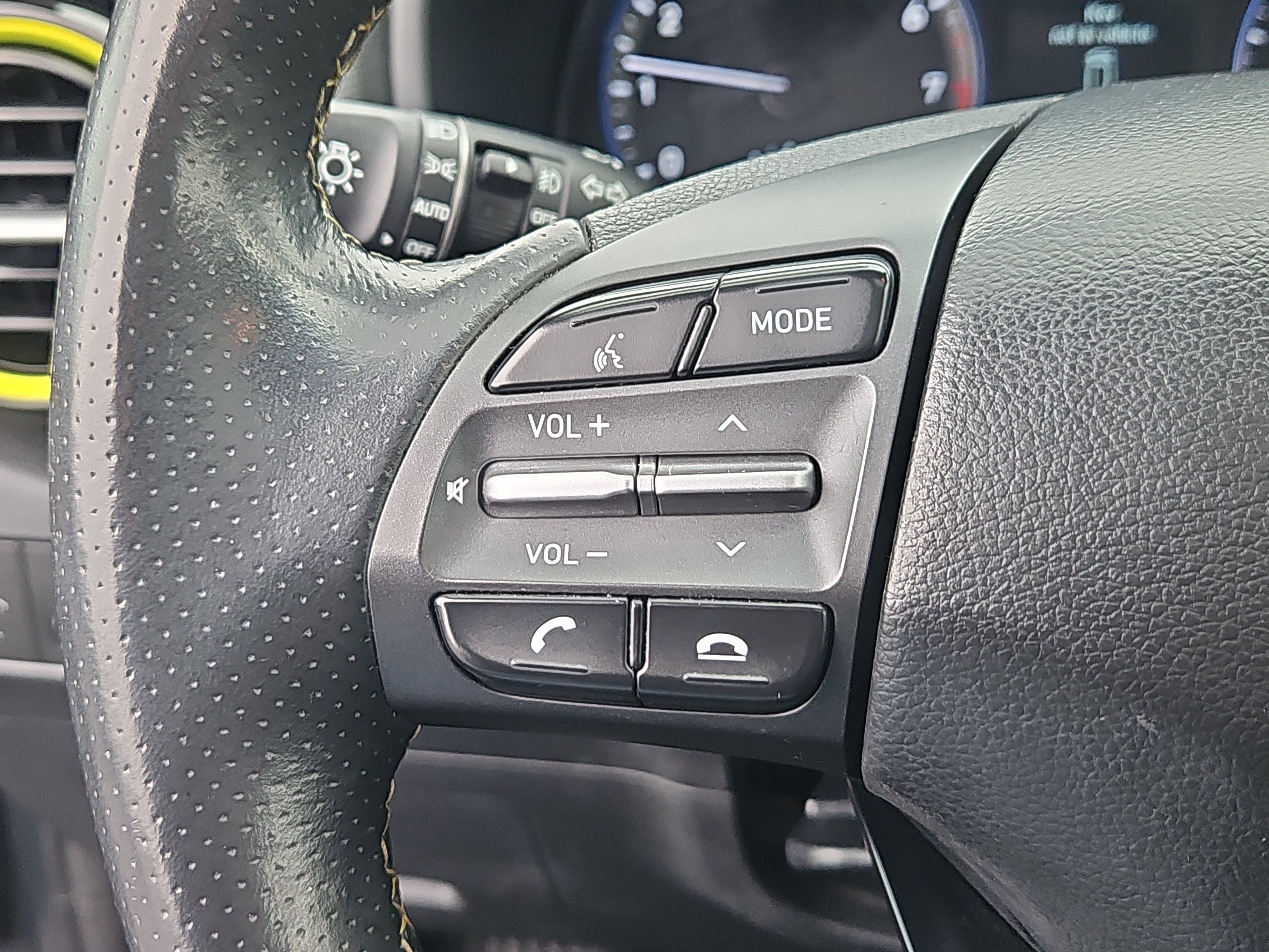 Used 2018 Hyundai Kona Limited image 15