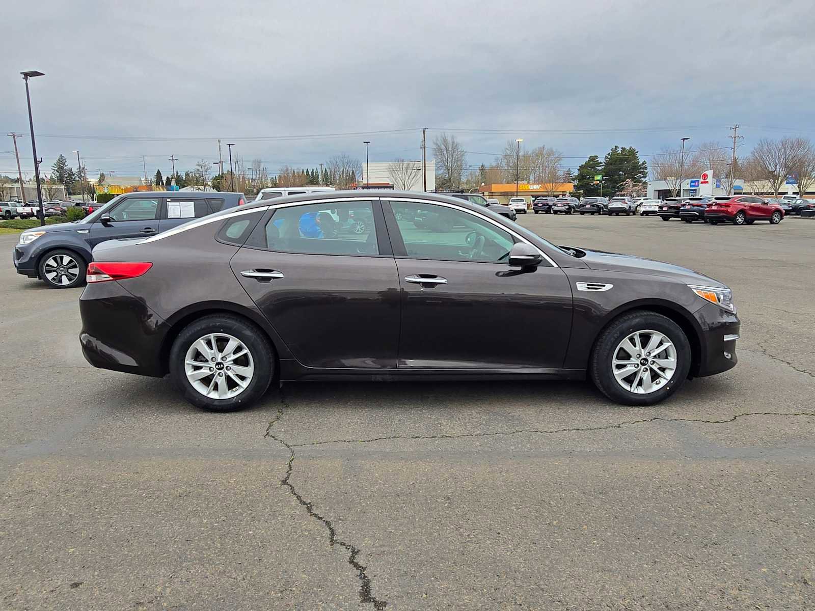Used 2018 Kia Optima LX image 3