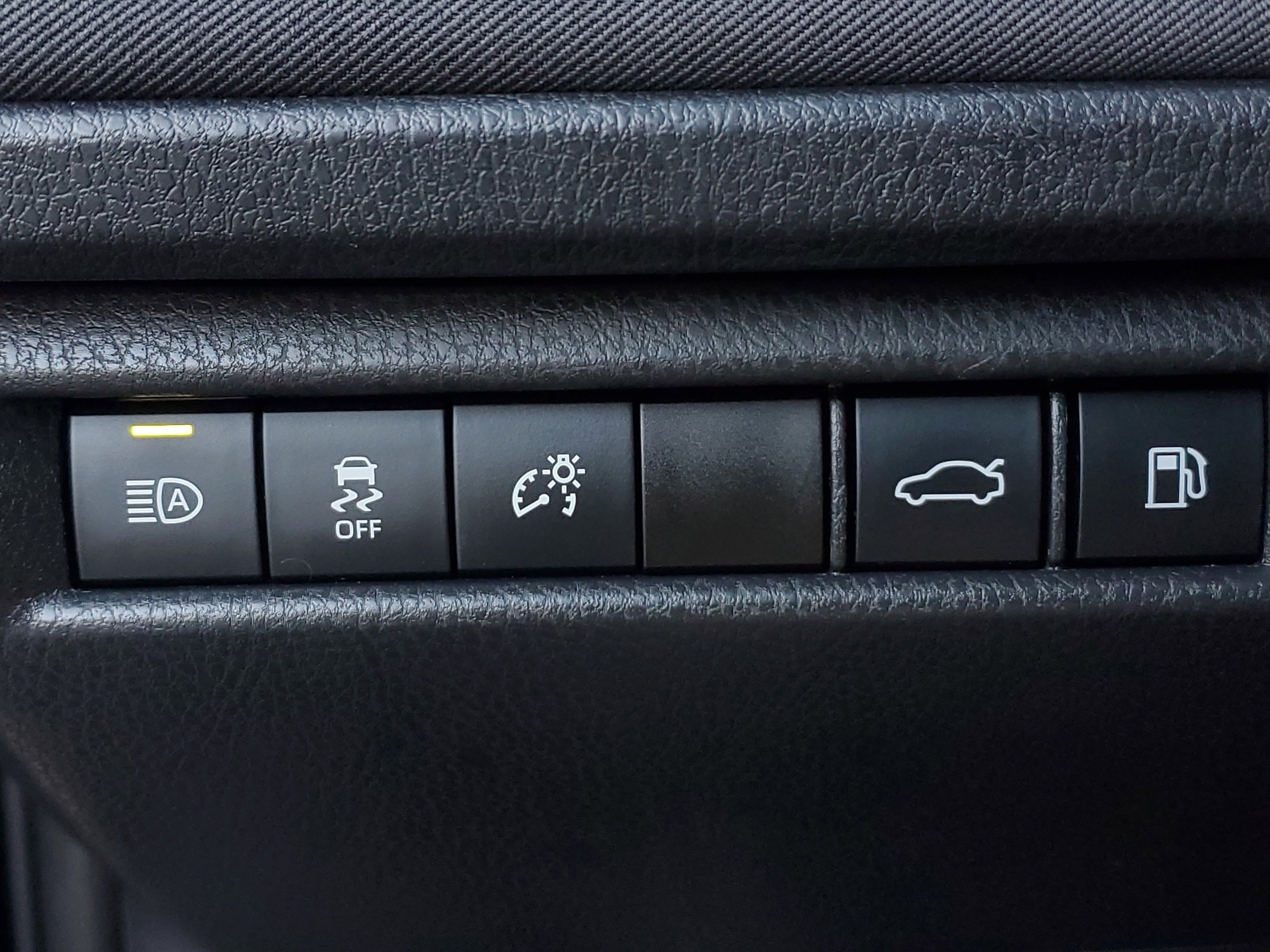 Certified 2025 Toyota Camry Hybrid image 31