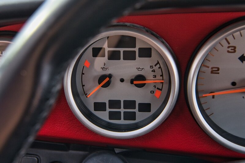 Used 1989 Porsche 911 Carrera RWD image 33