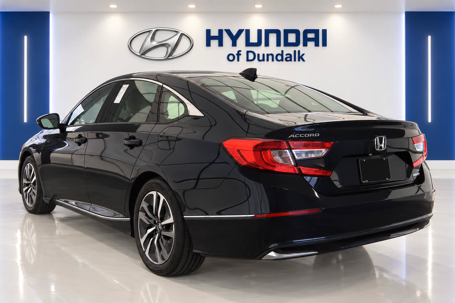 Used 2018 Honda Accord EX-L image 2