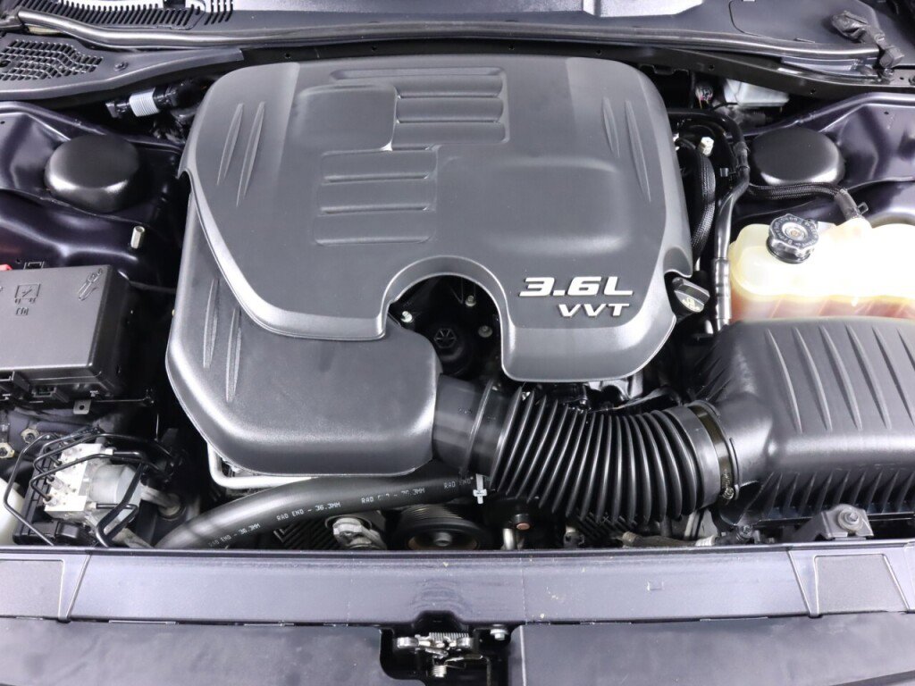 Used 2018 Dodge Challenger SXT image 34