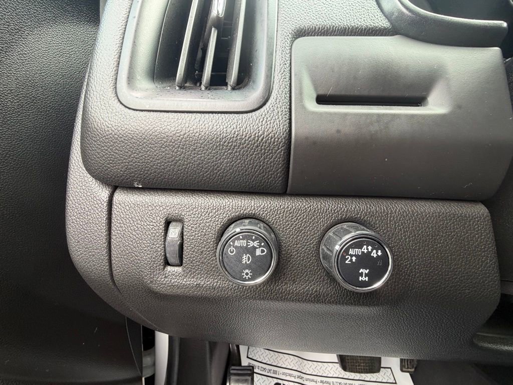 Used 2017 Chevrolet Colorado LT w/ Redline Special Edition image 10