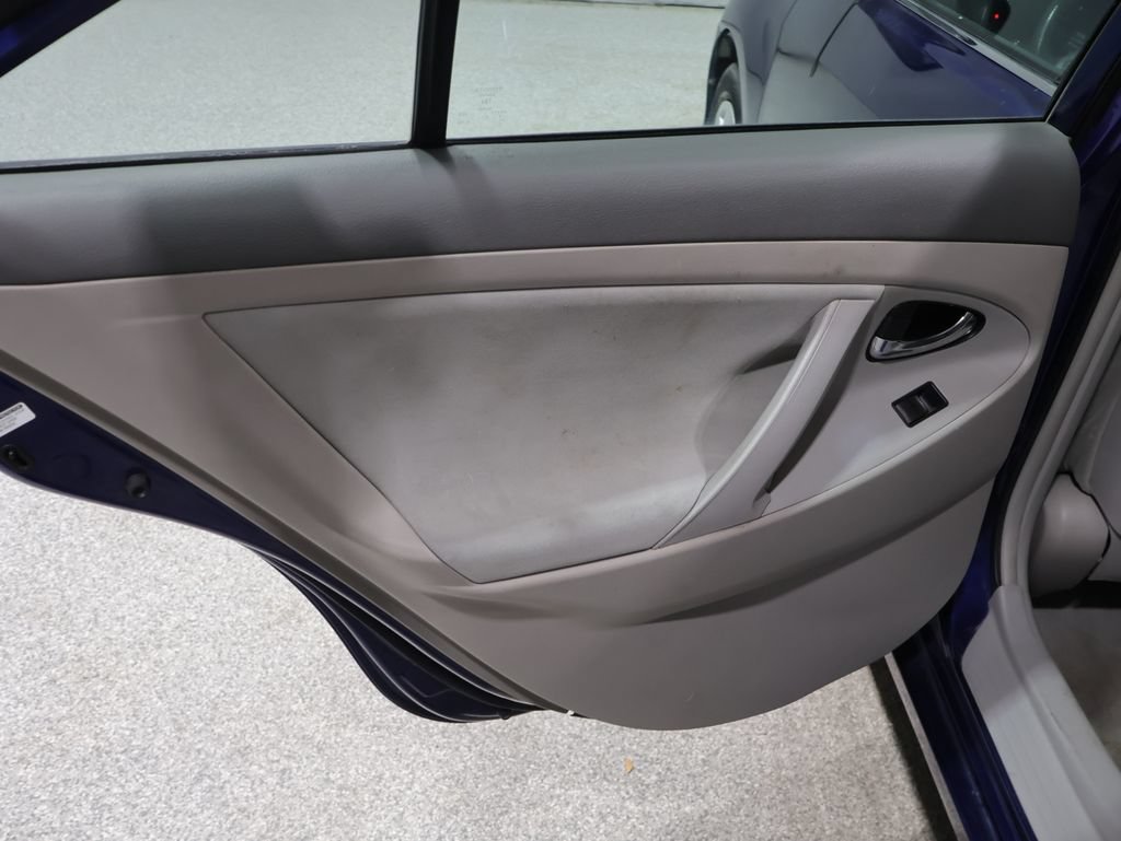 Used 2009 Toyota Camry FWD image 16