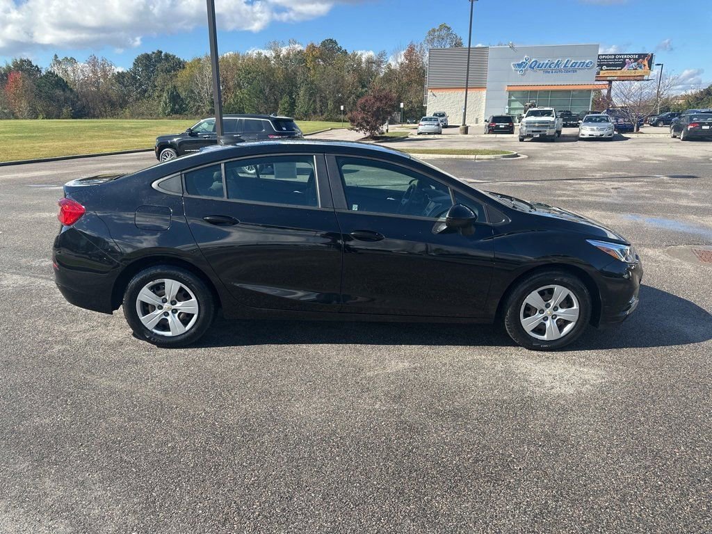 Used 2018 Chevrolet Cruze LS image 6