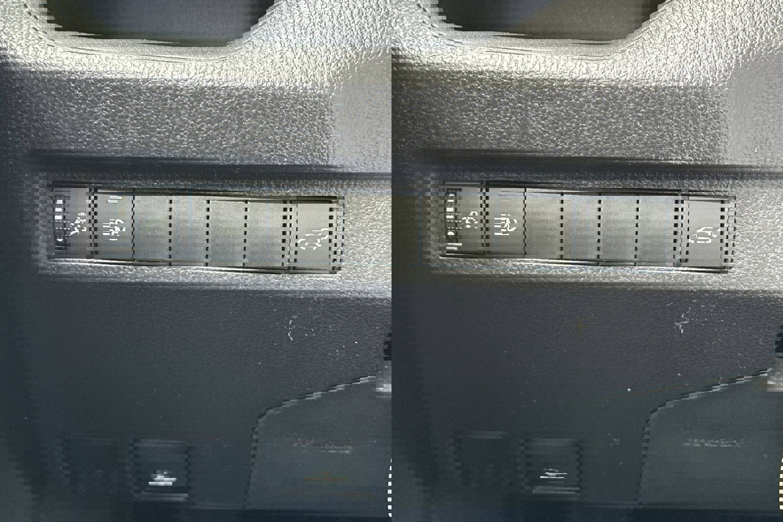 New 2025 Toyota RAV4 XLE Premium image 30