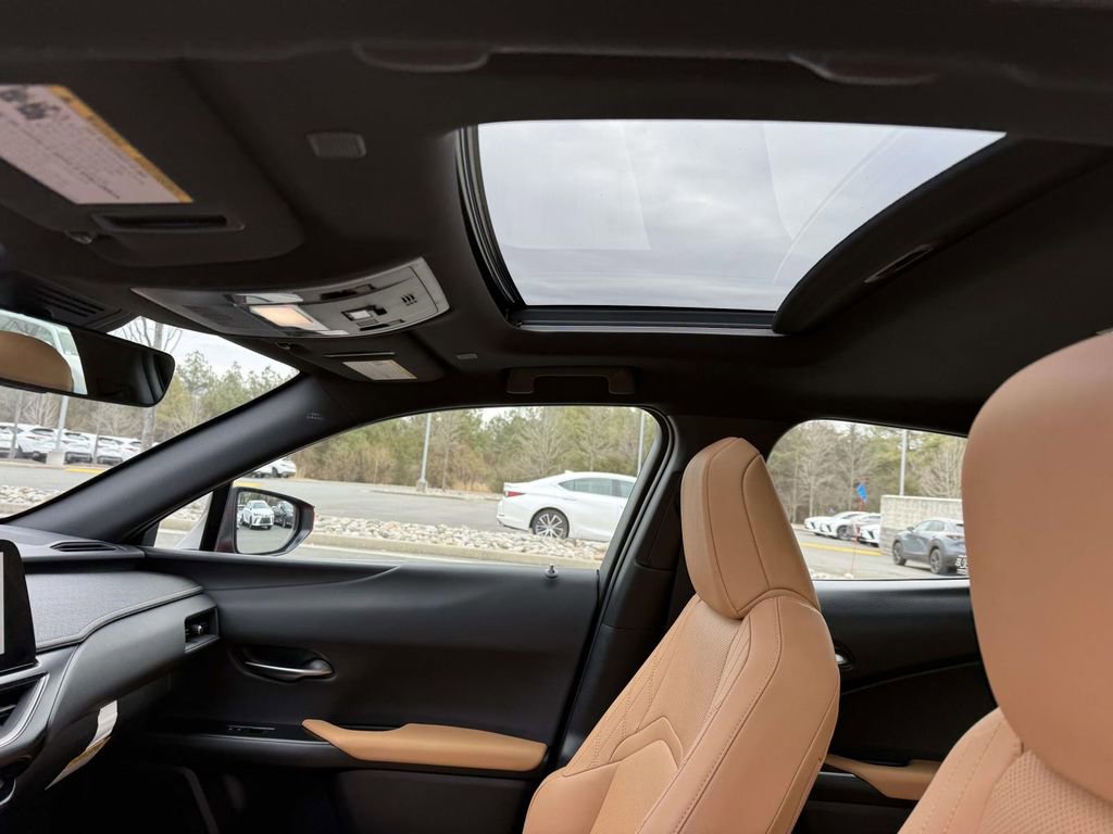 Used 2025 Lexus UX 300h AWD w/ Accessory Package (Z1) image 21